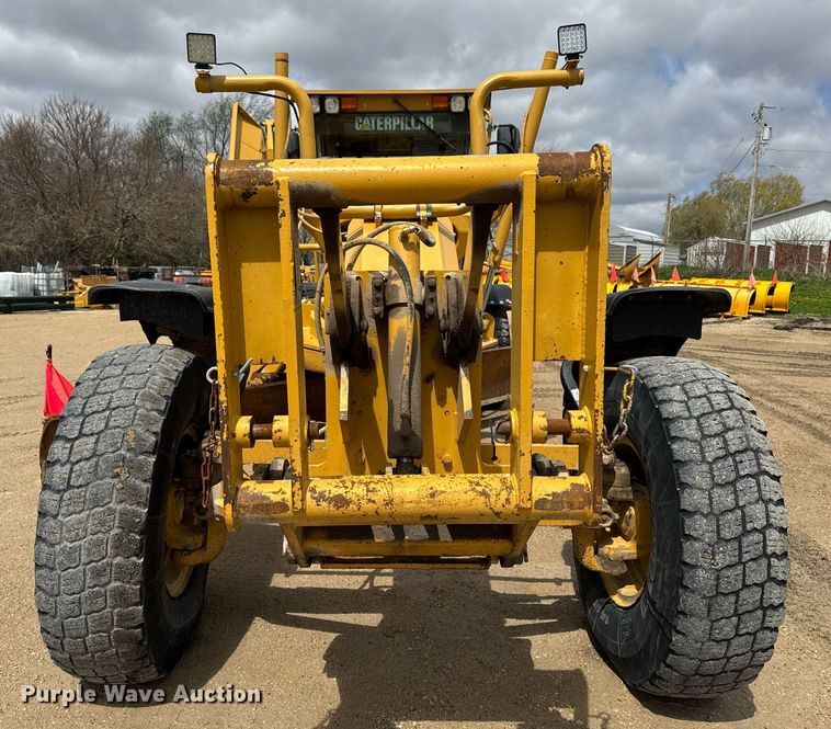 image for item EM3830 2002 Caterpillar 140H motor grader