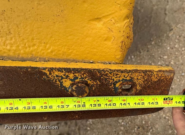 image for item EM3830 2002 Caterpillar 140H motor grader