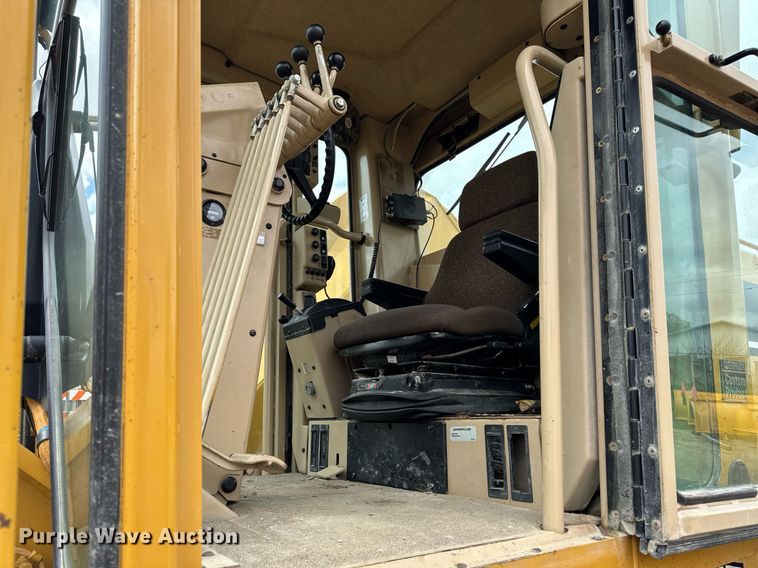 image for item EM3830 2002 Caterpillar 140H motor grader