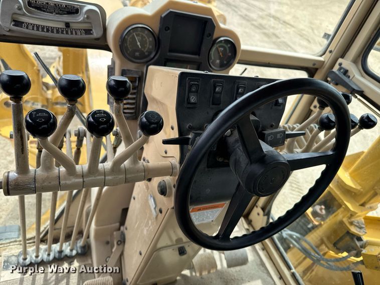 image for item EM3830 2002 Caterpillar 140H motor grader