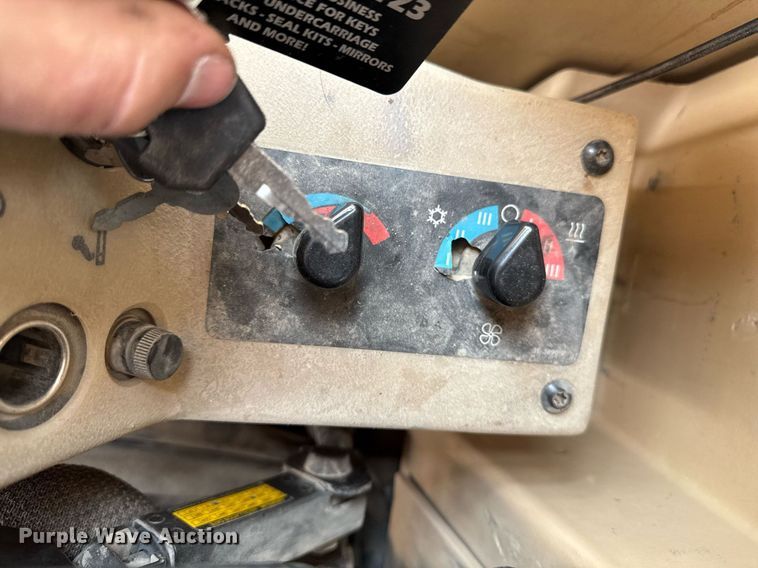 image for item EM3830 2002 Caterpillar 140H motor grader