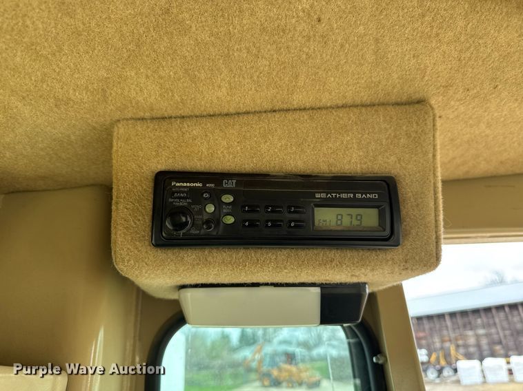 image for item EM3830 2002 Caterpillar 140H motor grader