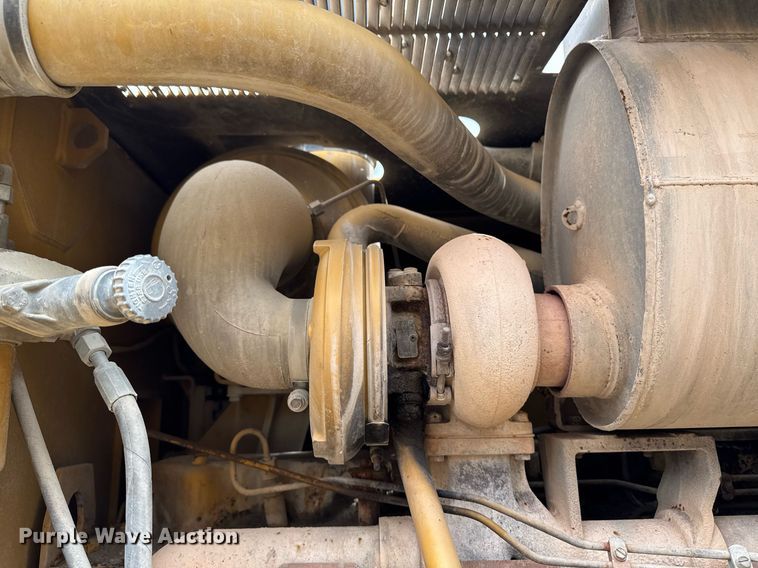 image for item EM3830 2002 Caterpillar 140H motor grader