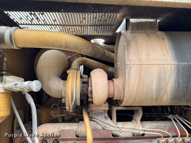 image for item EM3830 2002 Caterpillar 140H motor grader