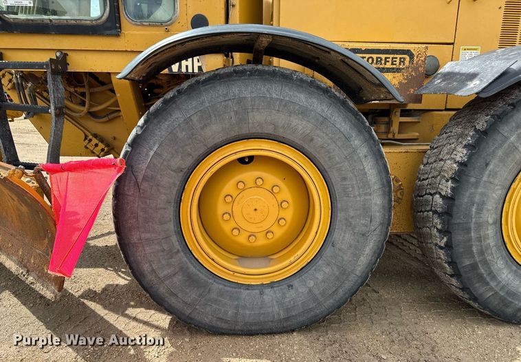 image for item EM3830 2002 Caterpillar 140H motor grader