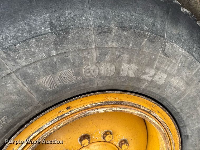 image for item EM3830 2002 Caterpillar 140H motor grader