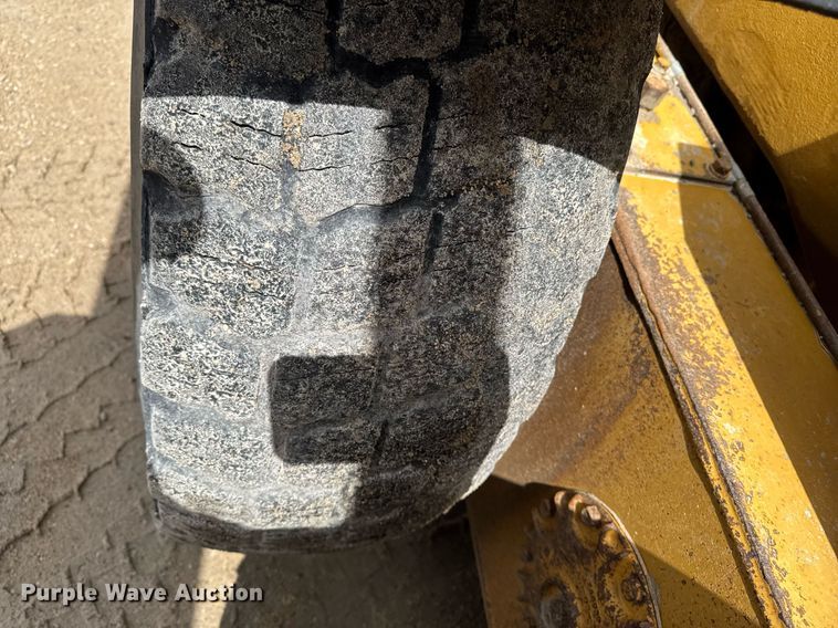 image for item EM3830 2002 Caterpillar 140H motor grader