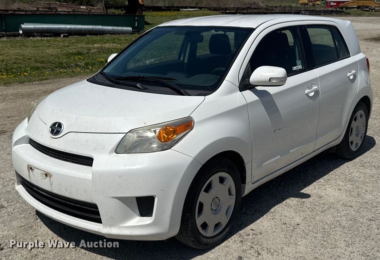 image for item EM3963 2010 Toyota Scion XD 