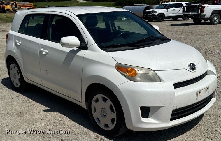 image for item EM3963 2010 Toyota Scion XD 