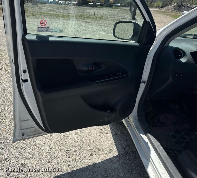 image for item EM3963 2010 Toyota Scion XD 