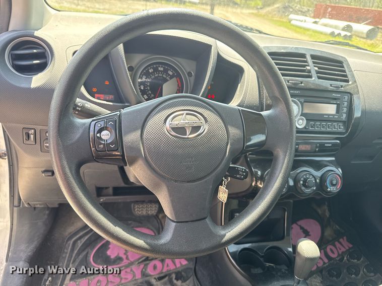 image for item EM3963 2010 Toyota Scion XD 