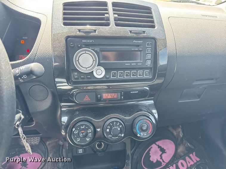 image for item EM3963 2010 Toyota Scion XD 