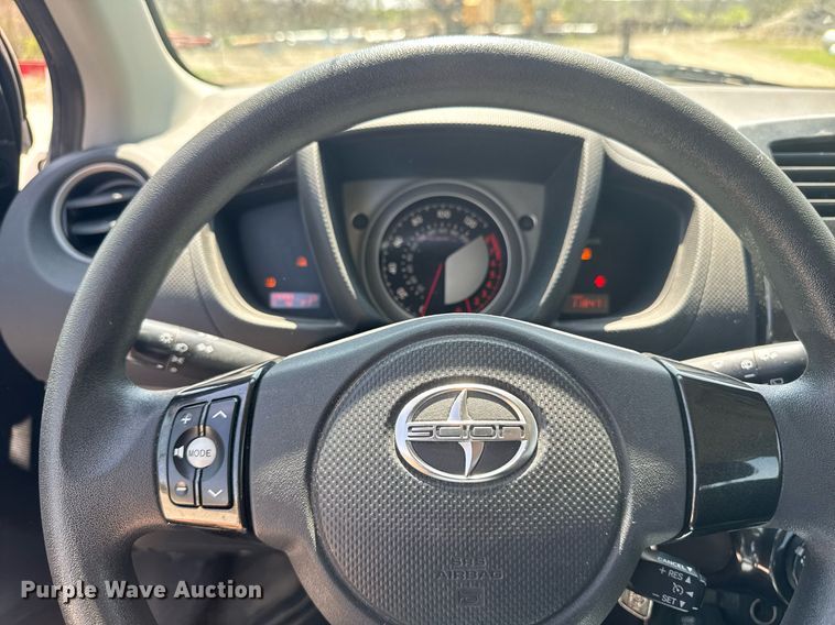 image for item EM3963 2010 Toyota Scion XD 