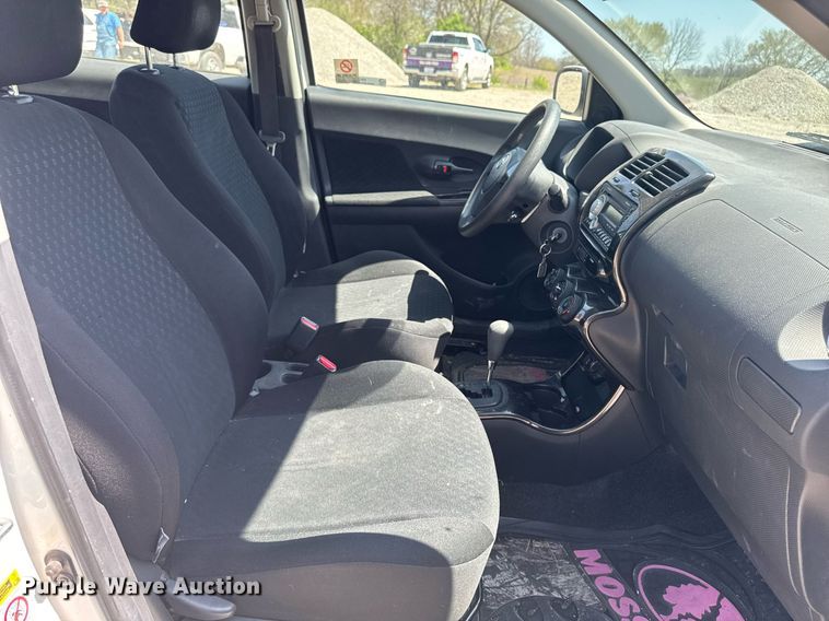 image for item EM3963 2010 Toyota Scion XD 