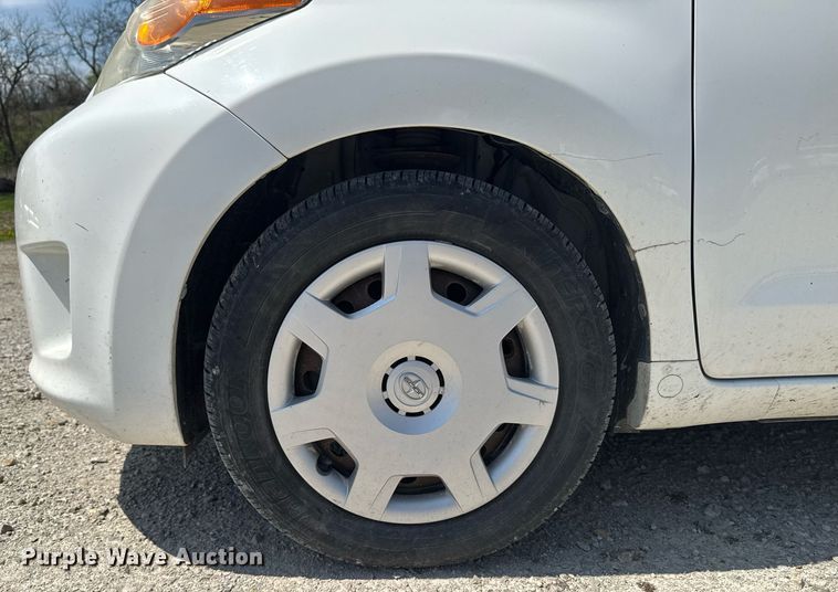 image for item EM3963 2010 Toyota Scion XD 