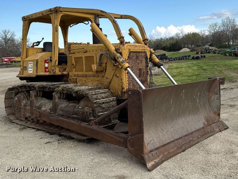 image for item EM3964 1985 Caterpillar D6D dozer