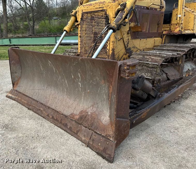 image for item EM3964 1985 Caterpillar D6D dozer