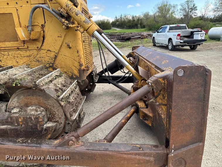 image for item EM3964 1985 Caterpillar D6D dozer