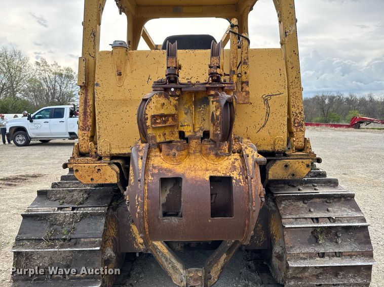 image for item EM3964 1985 Caterpillar D6D dozer