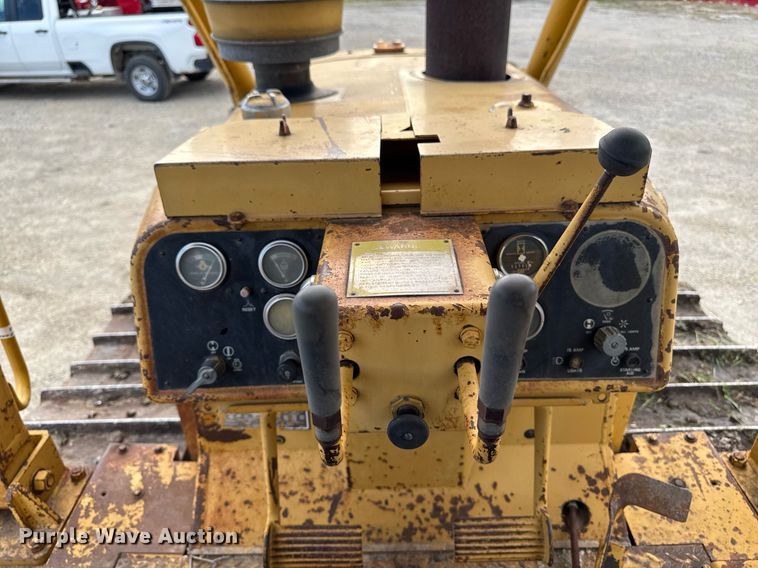 image for item EM3964 1985 Caterpillar D6D dozer