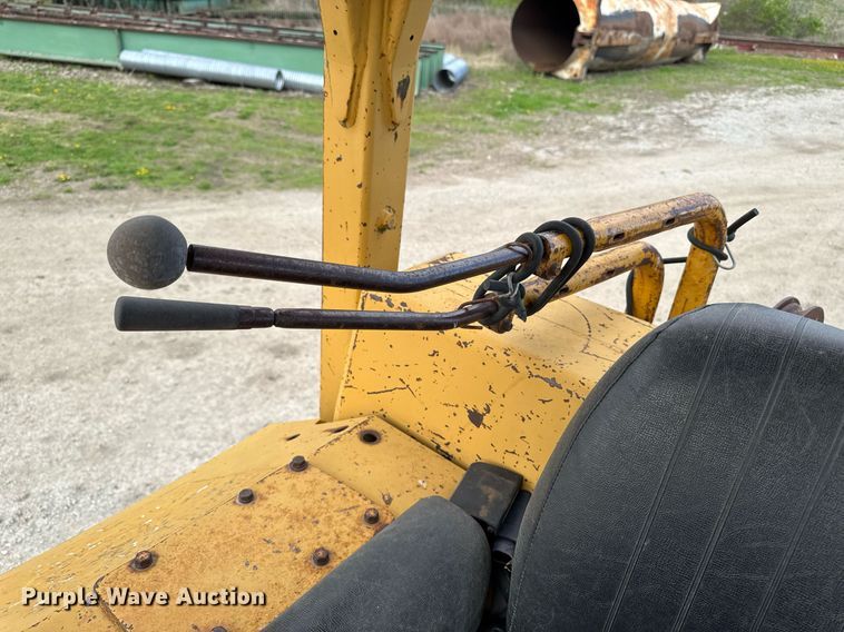 image for item EM3964 1985 Caterpillar D6D dozer