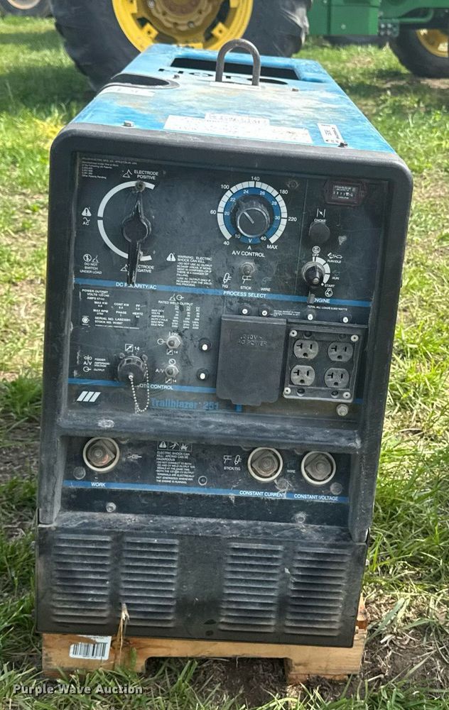 image for item EM3965 Miller Trailblazer 251 welder/generator