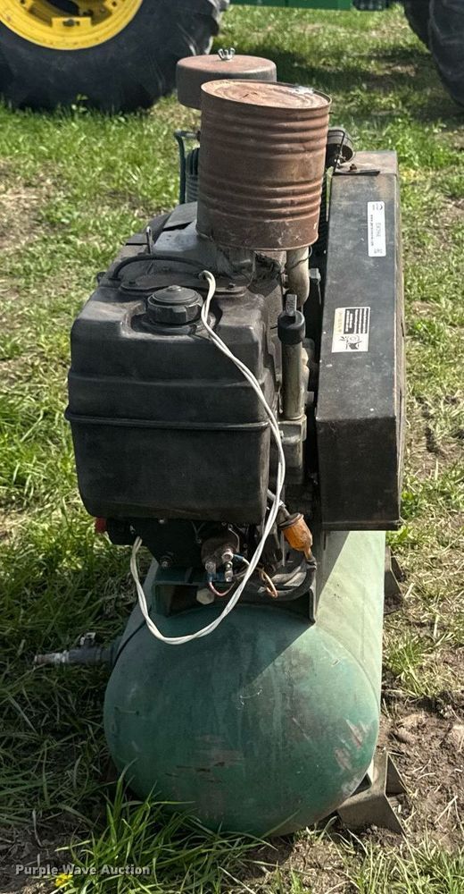 image for item EM3966 Champion HGR6-3K air compressor