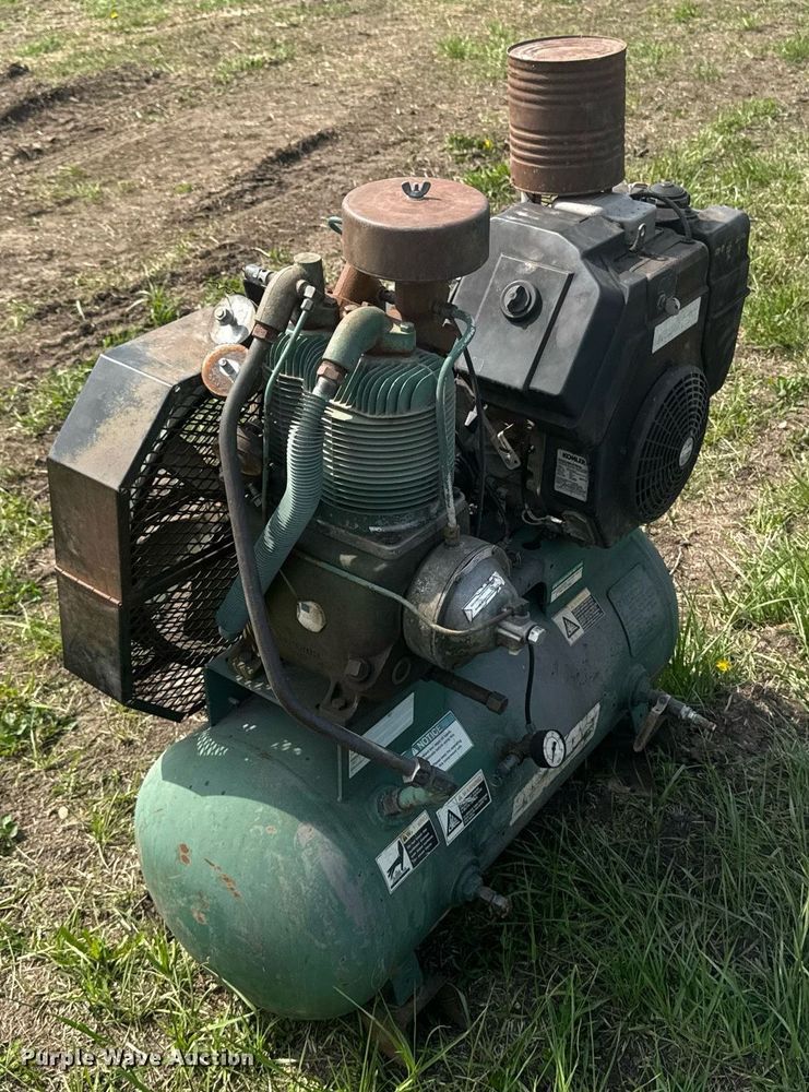 image for item EM3966 Champion HGR6-3K air compressor