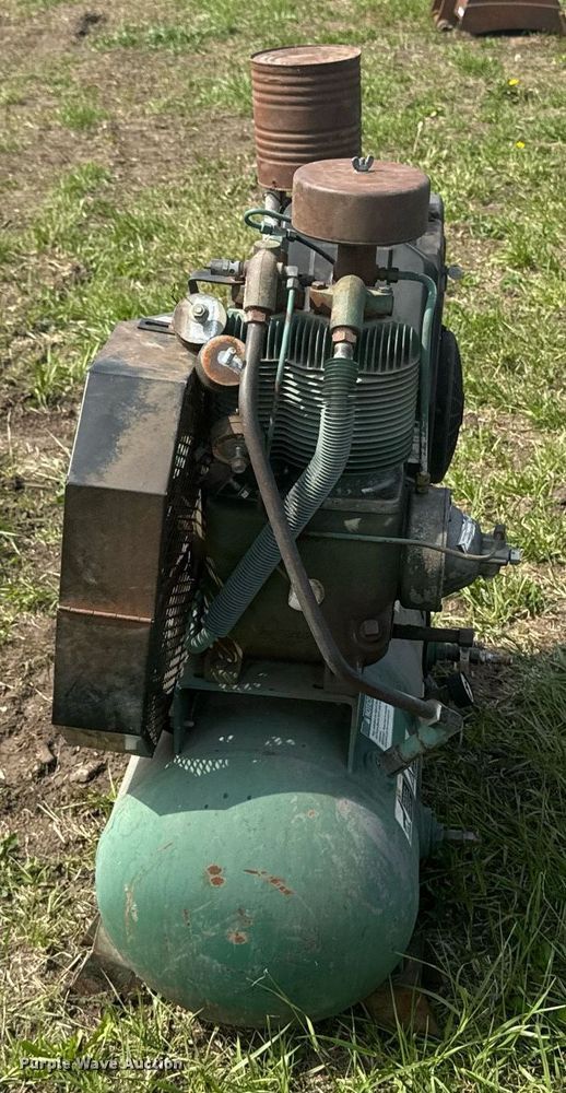 image for item EM3966 Champion HGR6-3K air compressor