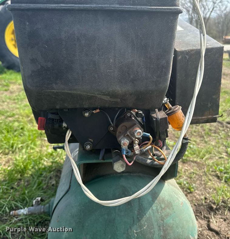 image for item EM3966 Champion HGR6-3K air compressor