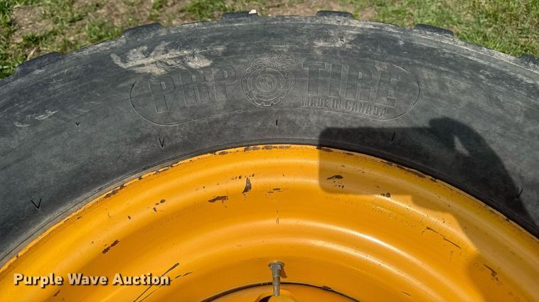 image for item EM3967 6)17.5R25 tires and wheels