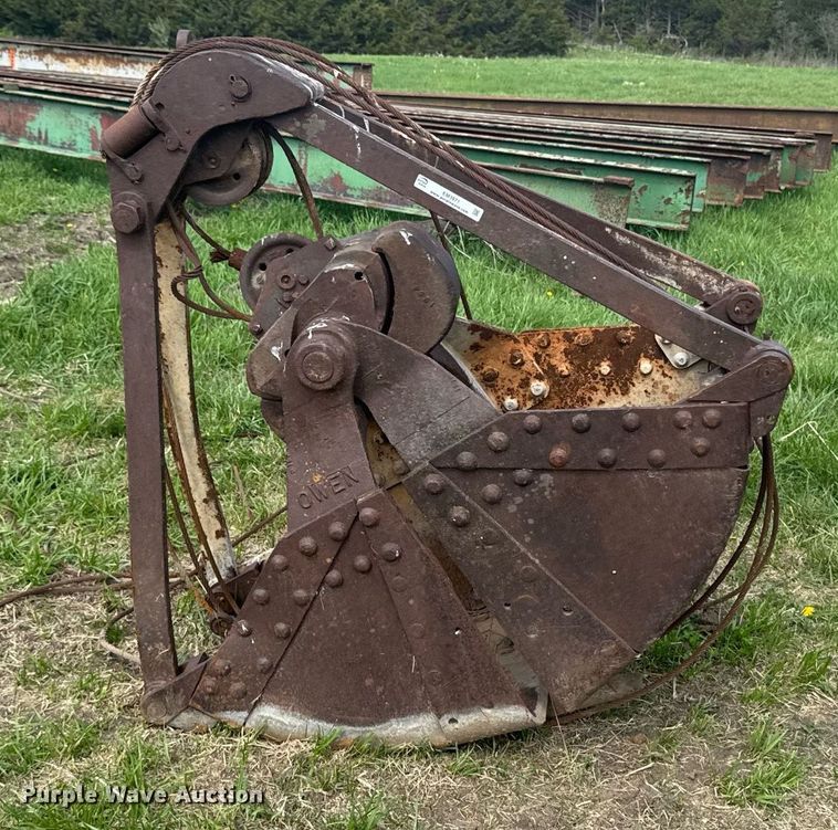 image for item EM3971 Owen 24