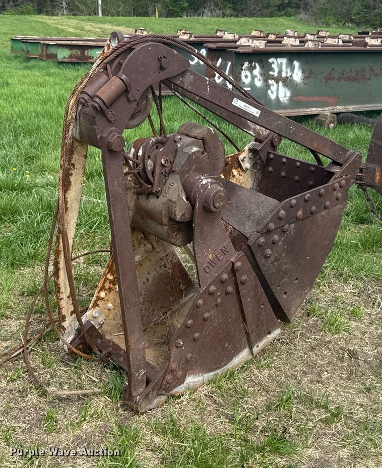 image for item EM3971 Owen 24