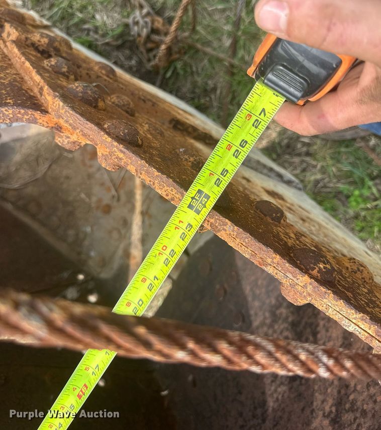 image for item EM3971 Owen 24