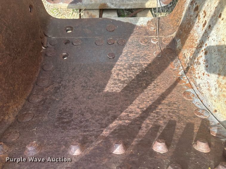 image for item EM3971 Owen 24