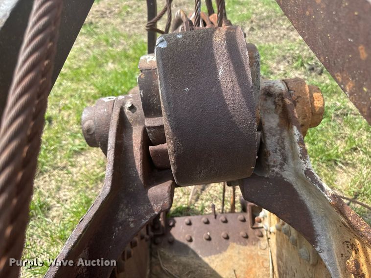 image for item EM3971 Owen 24