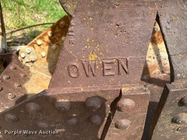 image for item EM3971 Owen 24