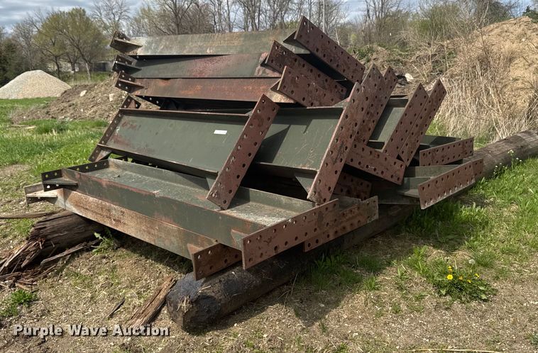 image for item EM3973 Approximately 20 I-beams