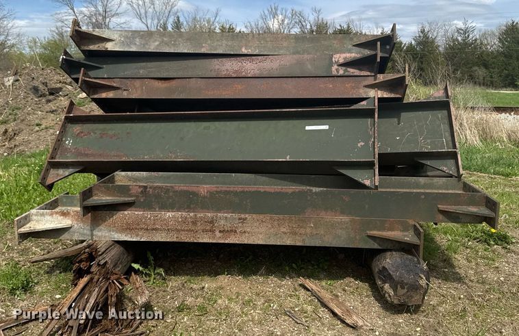 image for item EM3973 Approximately 20 I-beams