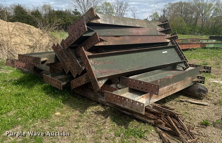 image for item EM3973 Approximately 20 I-beams