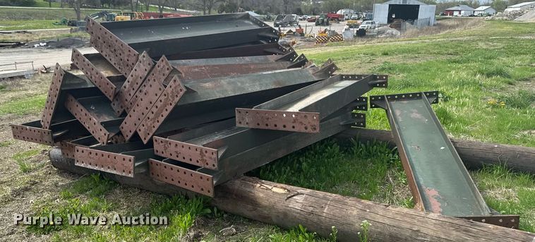 image for item EM3973 Approximately 20 I-beams