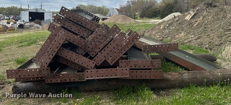 image for item EM3973 Approximately 20 I-beams