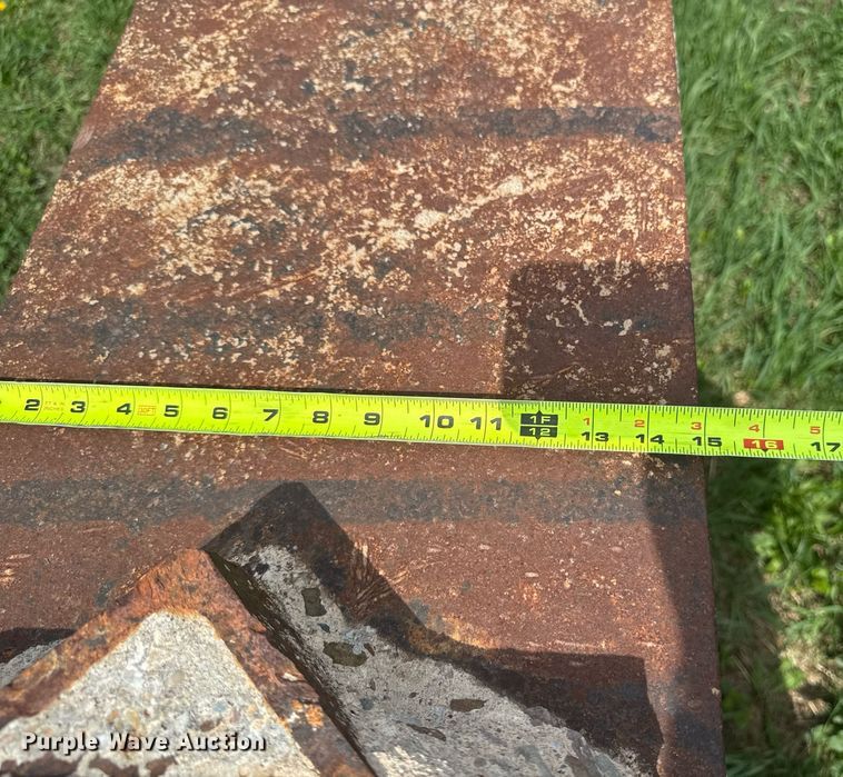 image for item EM3981 (4) I-beams