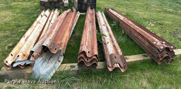 image for item EM3989 Approximately 35 guardrails