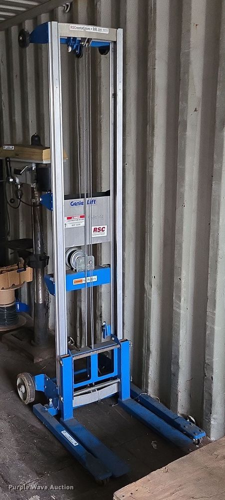 image for item EM7182 2007 Genie  GL-12 material lift