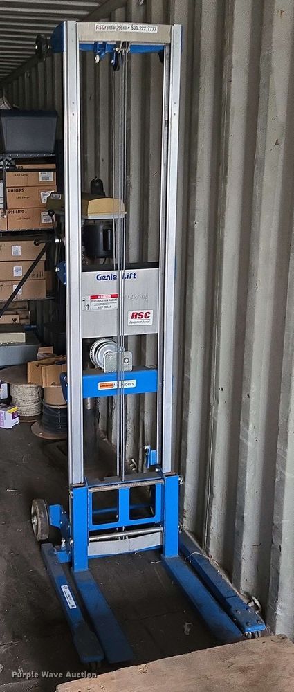 image for item EM7182 2007 Genie  GL-12 material lift