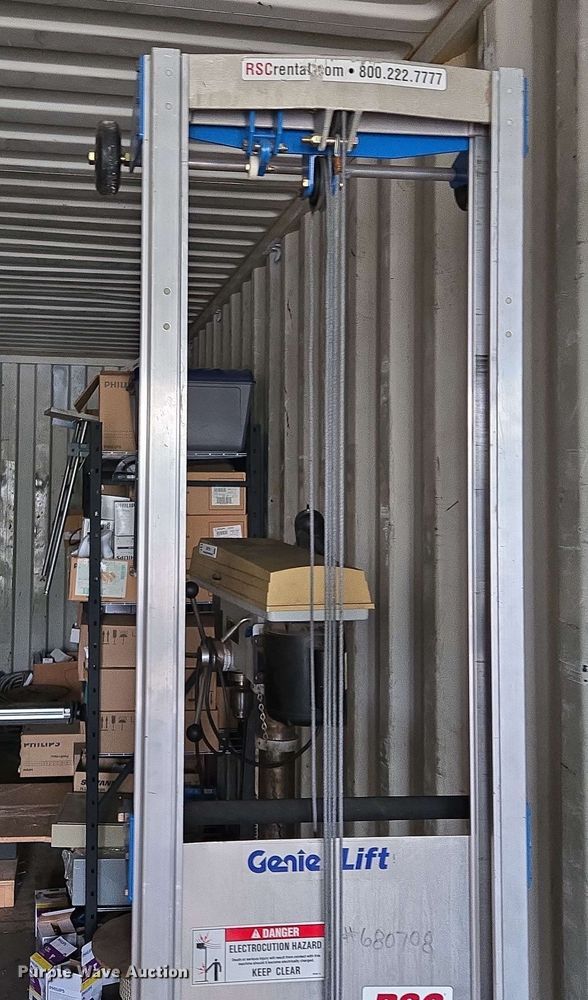 image for item EM7182 2007 Genie  GL-12 material lift