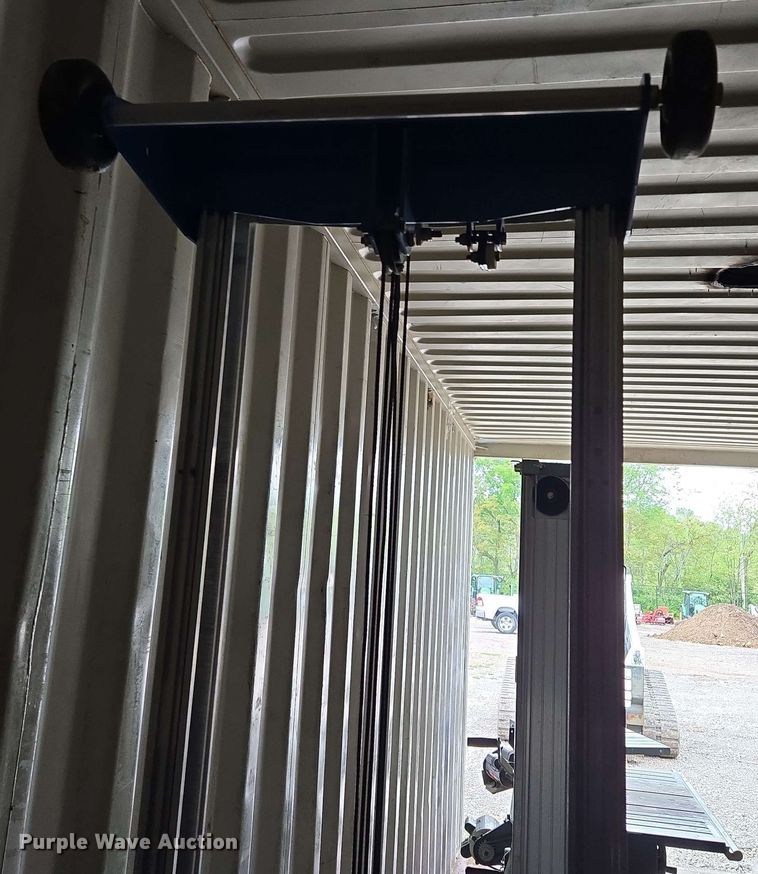 image for item EM7182 2007 Genie  GL-12 material lift