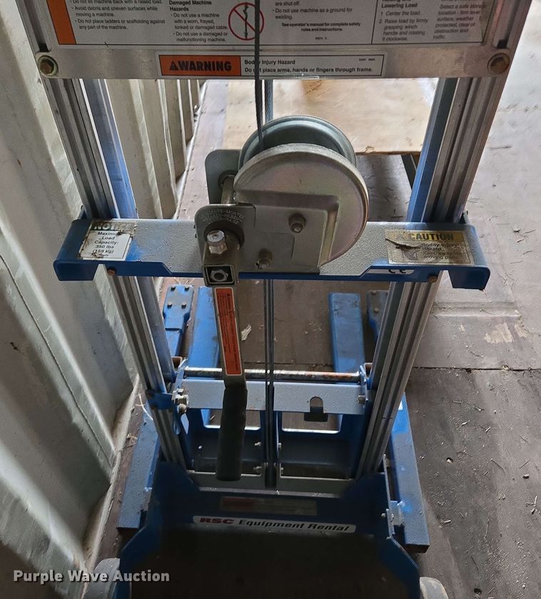 image for item EM7182 2007 Genie  GL-12 material lift