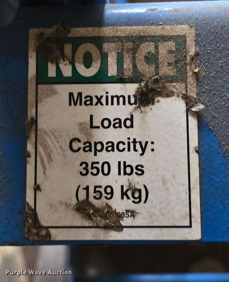 image for item EM7182 2007 Genie  GL-12 material lift